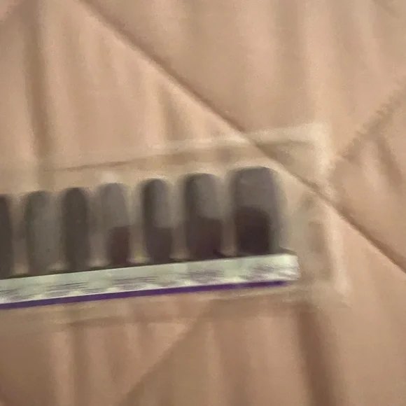 Color Street - Picture 5 of 16